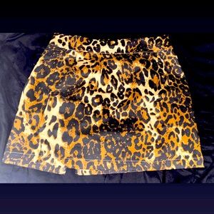 Leopard print skirt